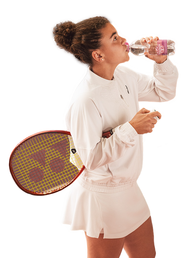 Person with Dolomia Elegant bottle